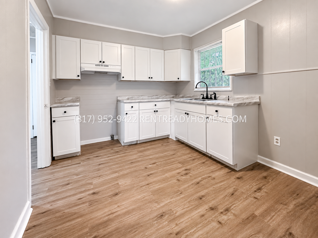 405 Midway St - Photo 6 of 8