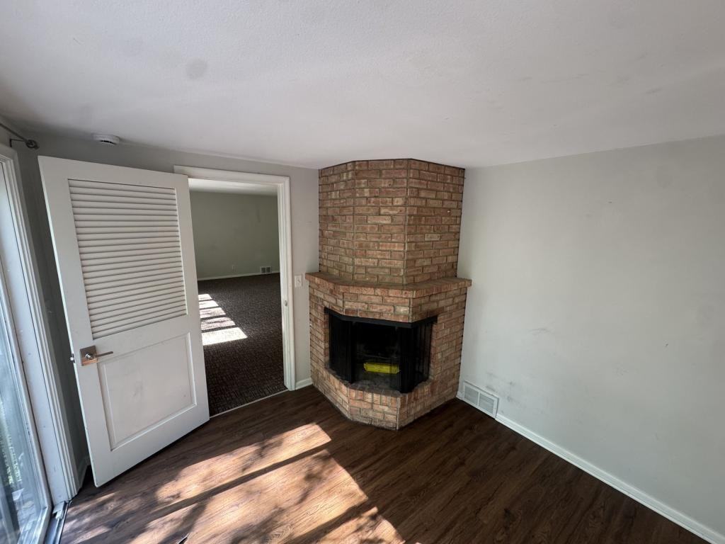 3945 W 44th St - Photo 3 of 17
