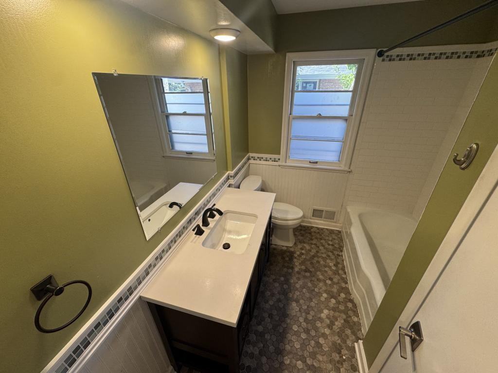 3945 W 44th St - Photo 4 of 17