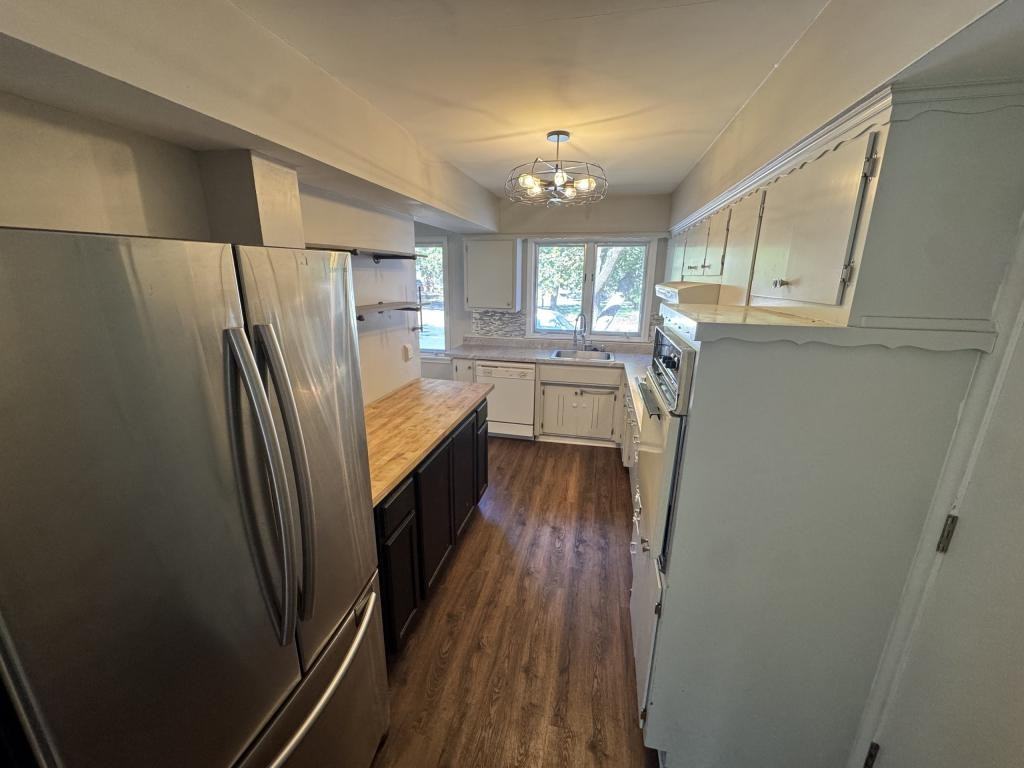 3945 W 44th St - Photo 6 of 17