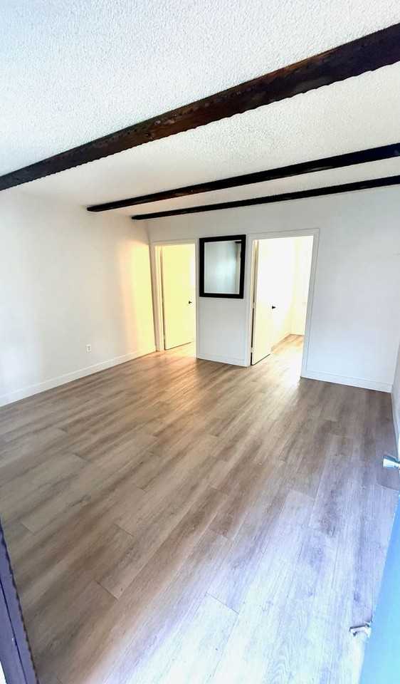 2021 W Olive Ave Burbank, CA 91506 - Photo 3 of 18