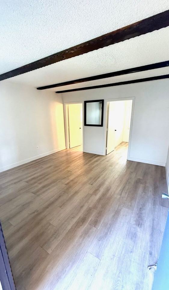 2021 W Olive Ave Burbank, CA 91506 - Photo 7 of 13