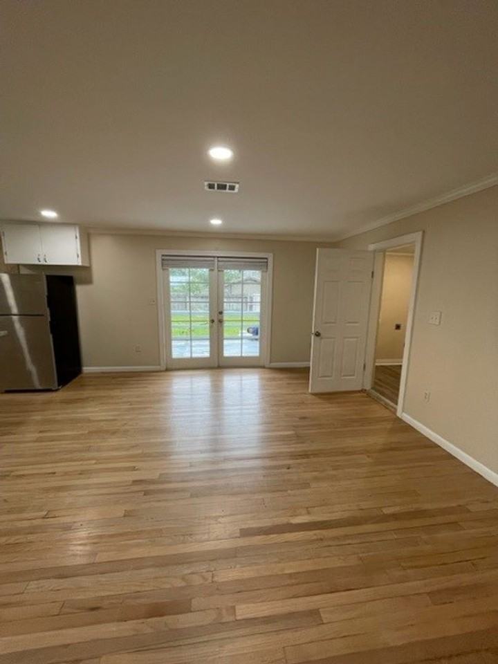 3247 Willow Ave - Photo 3 of 20