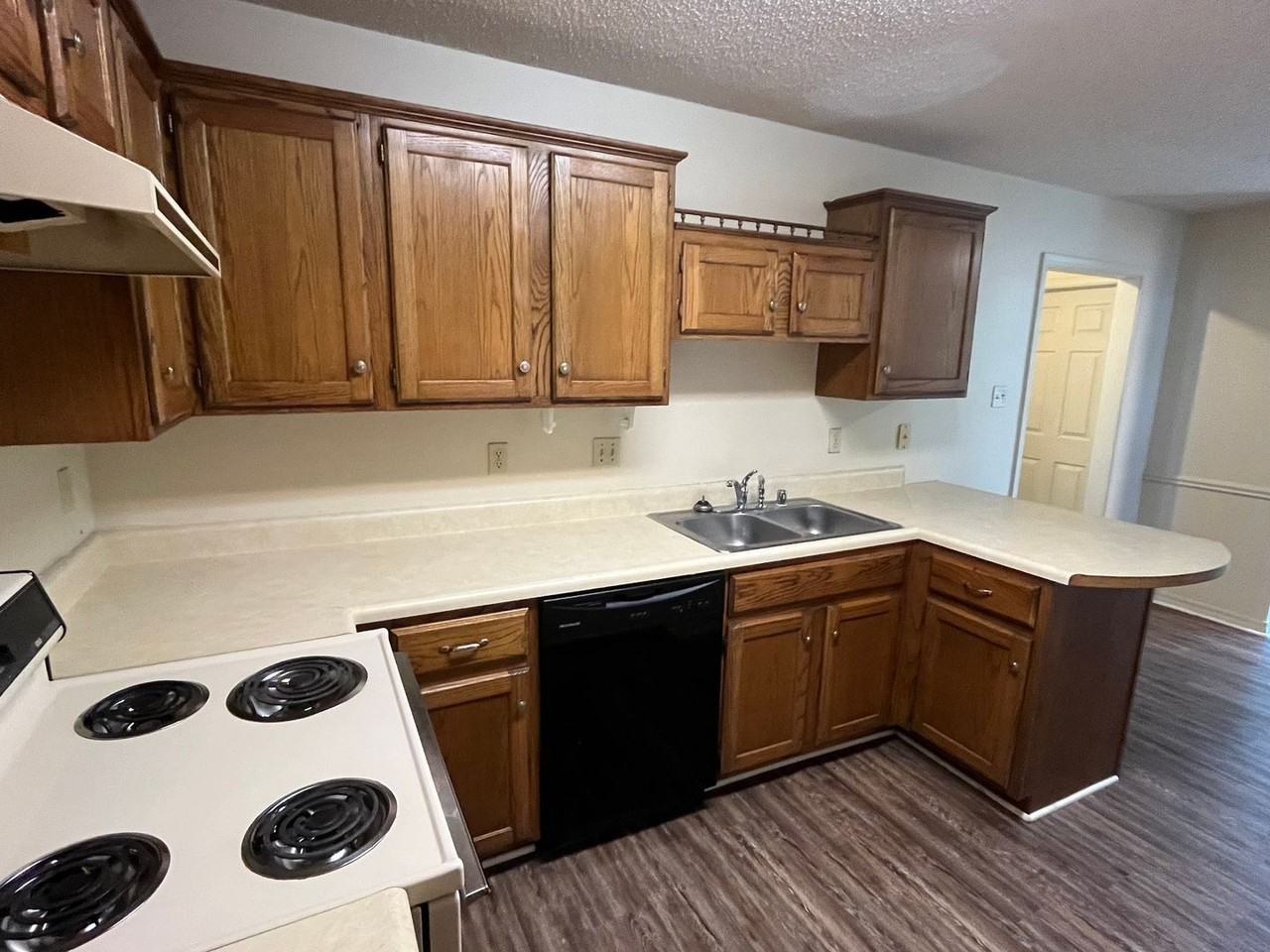 1122 N Louisville Ave - Photo 5 of 12