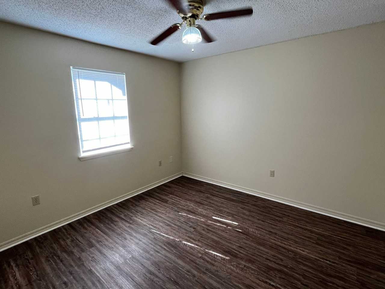 1122 N Louisville Ave - Photo 7 of 12