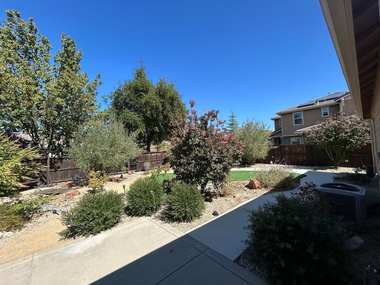 9456 Vintner Cir - Photo 4 of 23