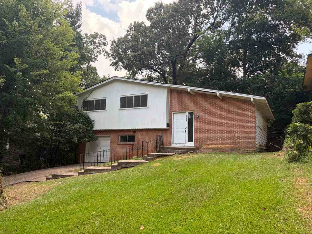 3425 Sunset Dr - Photo 2 of 15