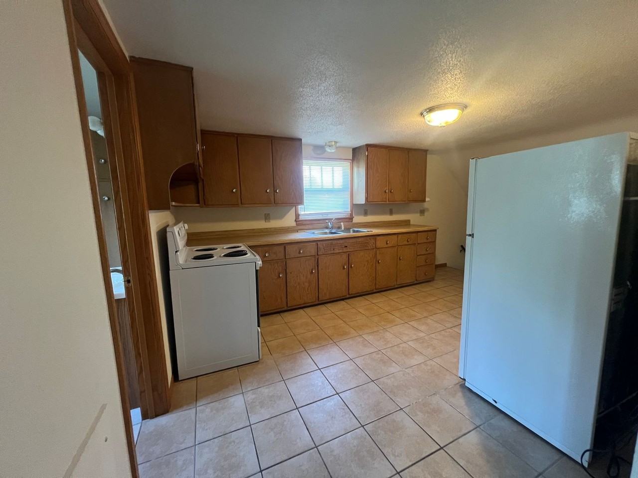 828 9th Ave N - Photo 4 of 13