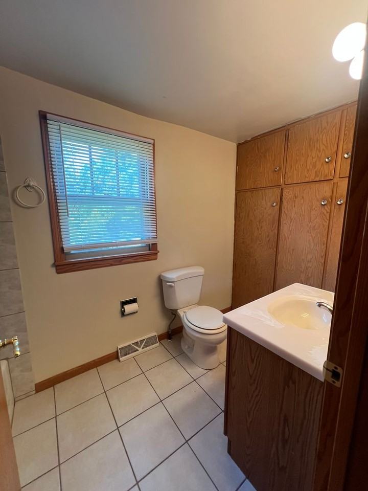 828 9th Ave N - Photo 6 of 13