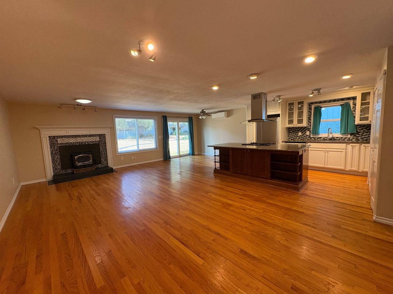 12704 Ne 7th Pl - Photo 6 of 18