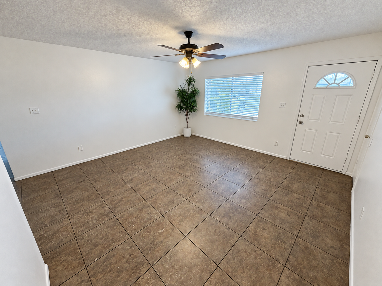 4528 W Palm Ln - Photo 5 of 47