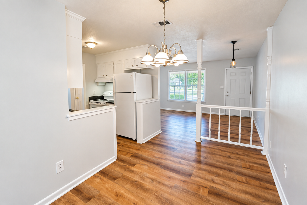 726 Montclair Dr - Photo 6 of 19