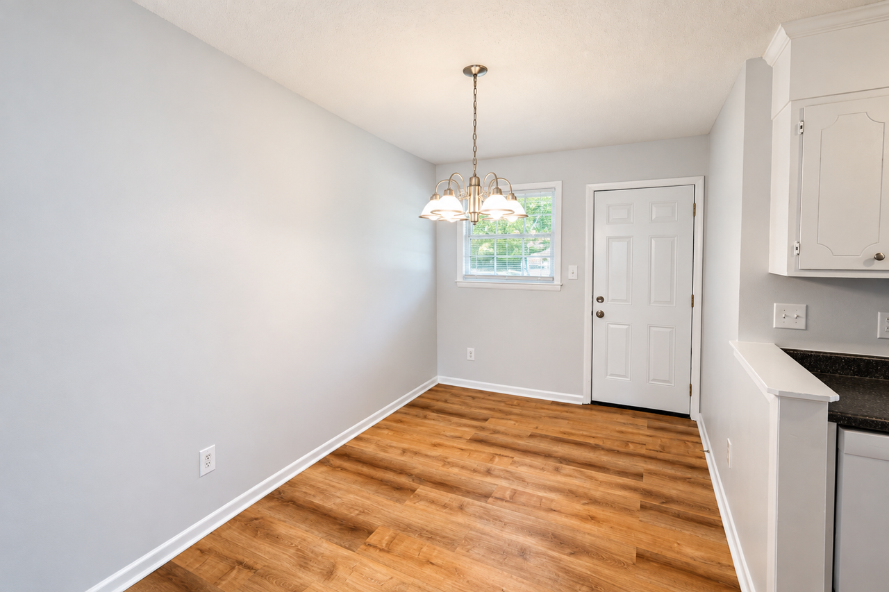 726 Montclair Dr - Photo 7 of 19