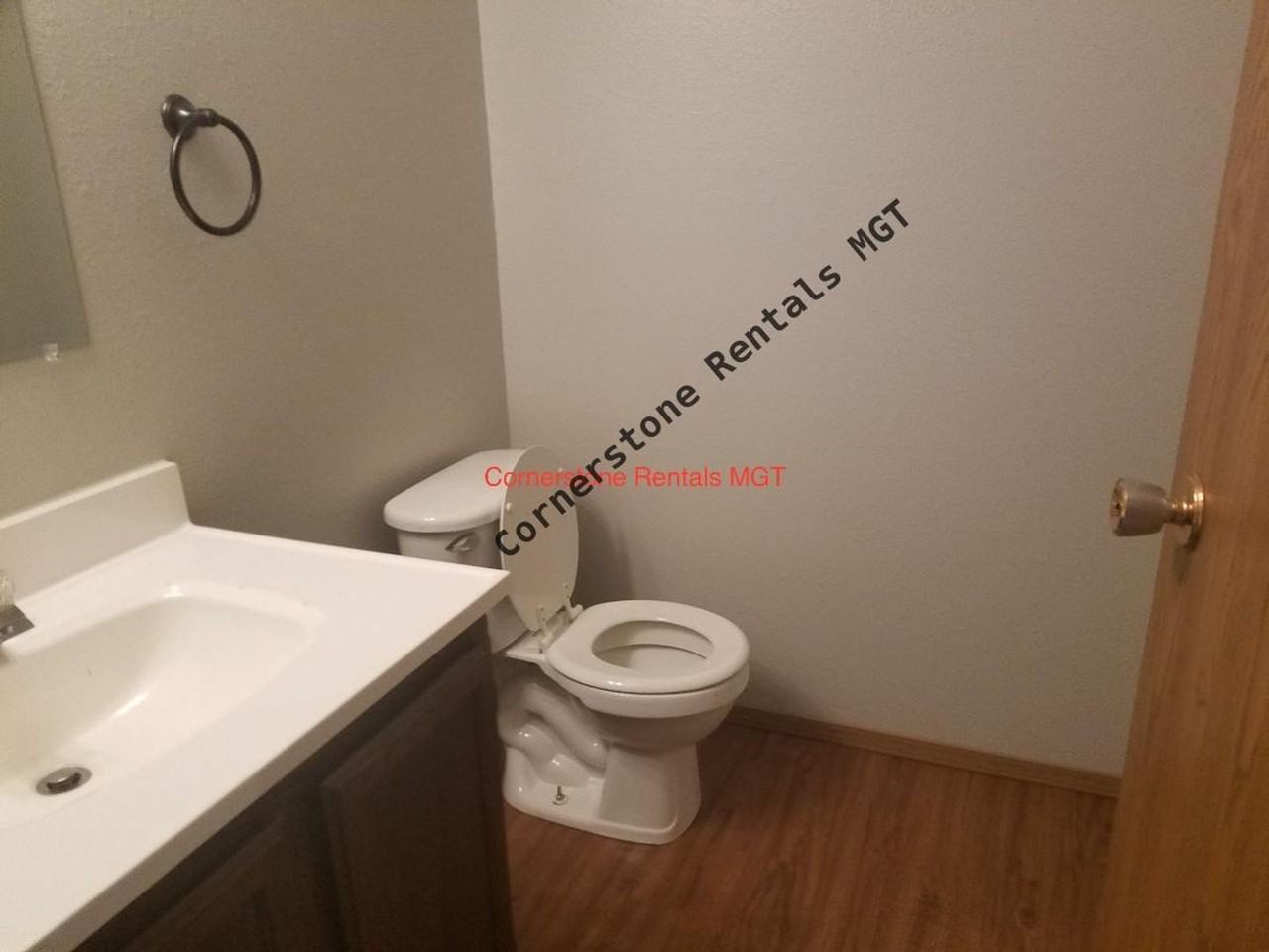 952 9th Ave Se - Photo 3 of 20