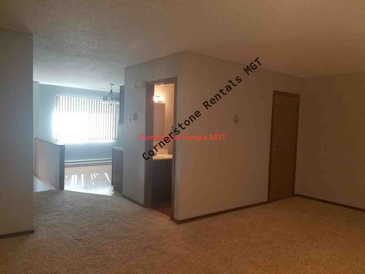 952 9th Ave Se - Photo 5 of 20