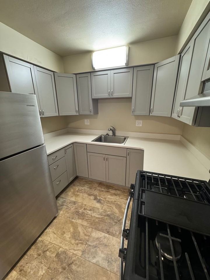 Eastridge Dr - Photo 3 of 8