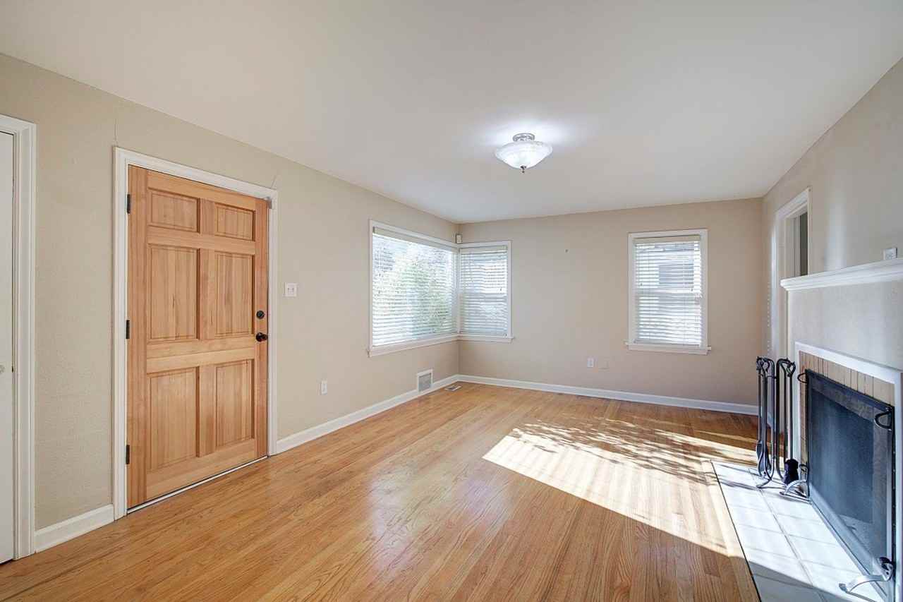 1210 Ne 95th St - Photo 4 of 16