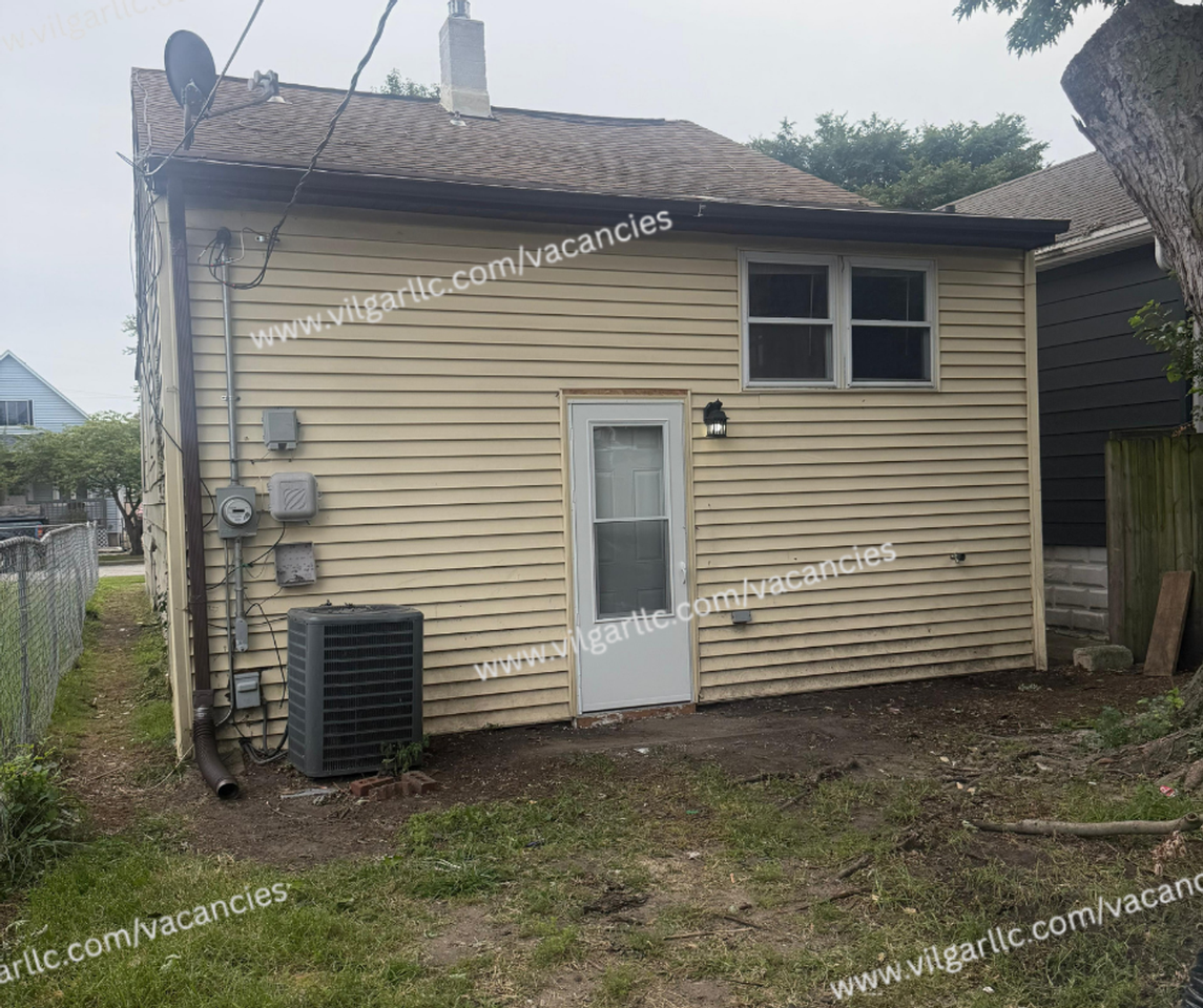 4338 Torrence Ave - Photo 2 of 26