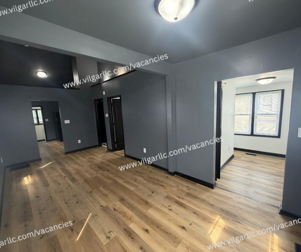 4338 Torrence Ave - Photo 7 of 26