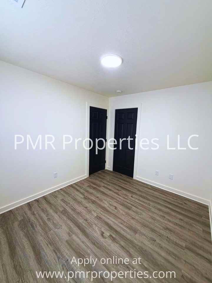 909 S 15th St - Photo 4 of 9