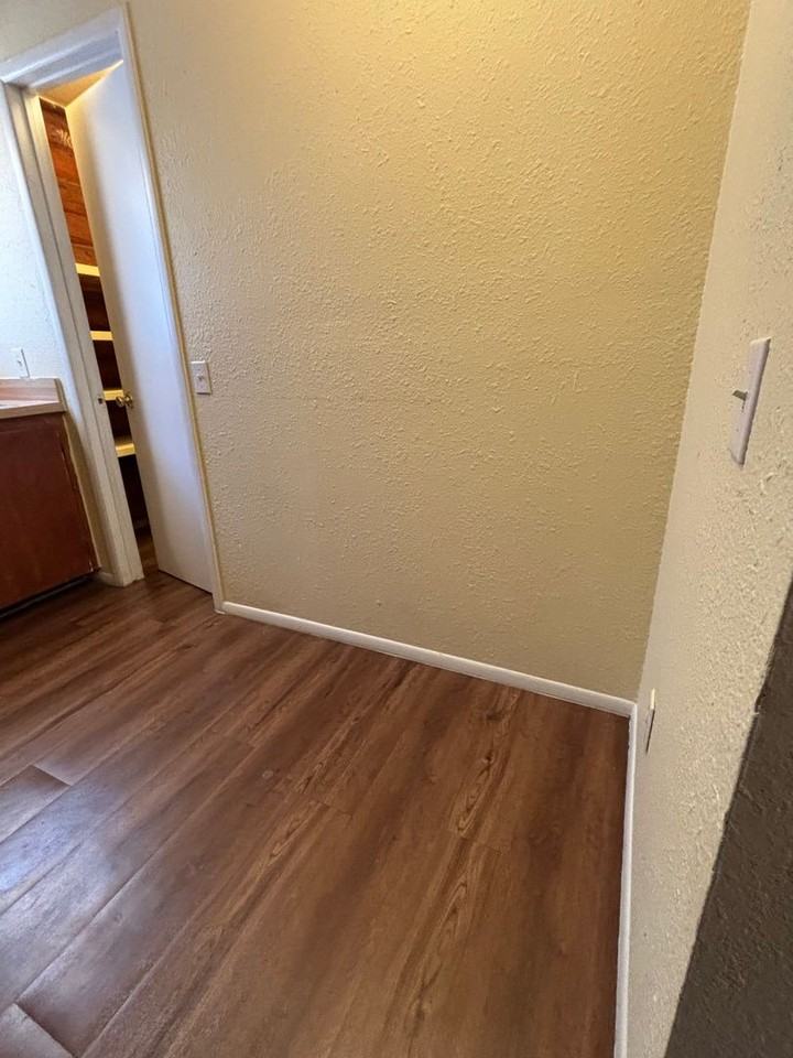 Bandera Log Cabin Apartments - Photo 5 of 35