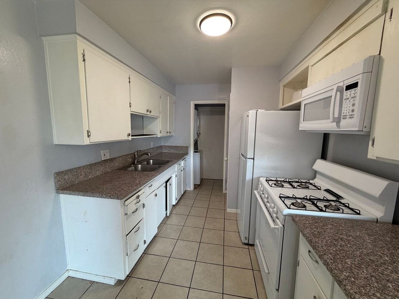 7905 7905 Leona Way - 7905 Leona Way #D - Photo 4 of 8