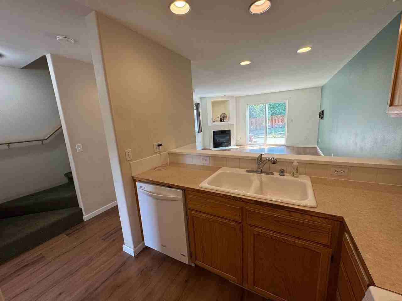 302 N 23rd St - Photo 6 of 17