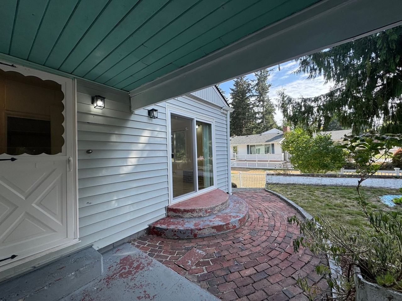 3755 Sunset Dr W - Photo 3 of 36
