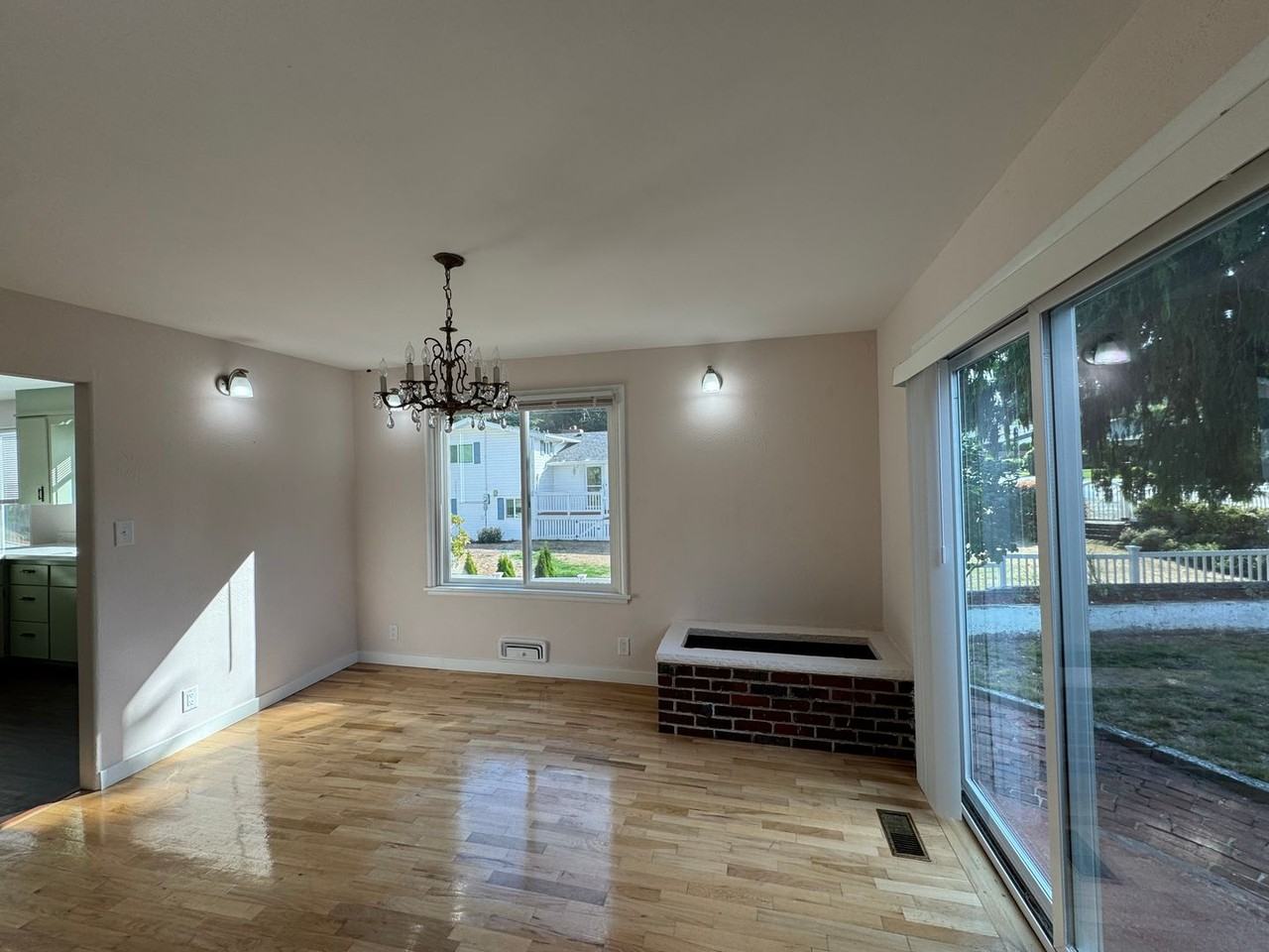 3755 Sunset Dr W - Photo 5 of 36