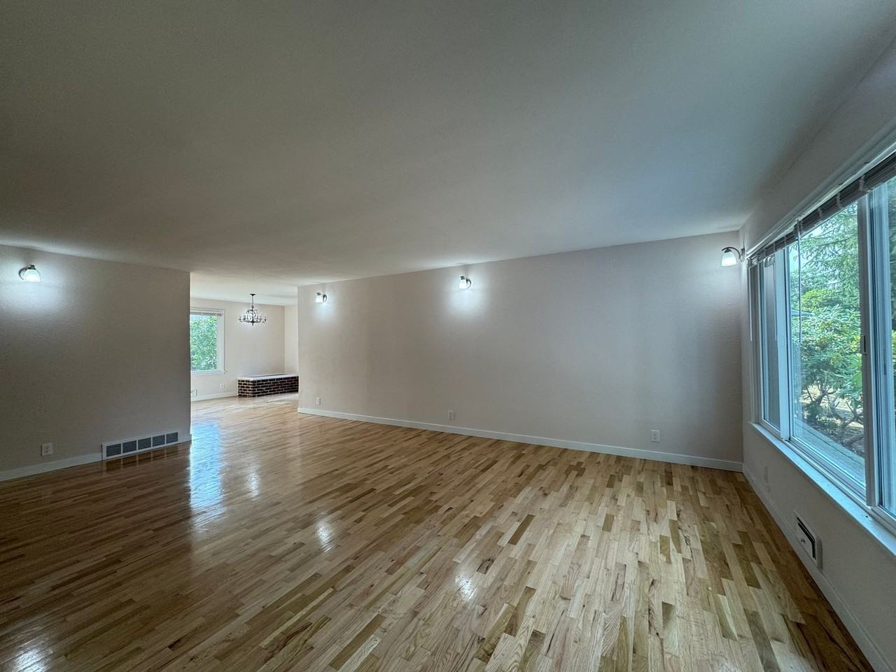 3755 Sunset Dr W - Photo 7 of 36