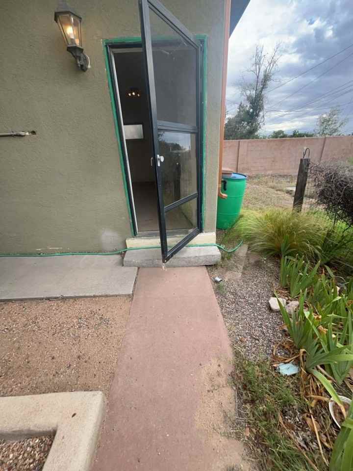 1313 Girard Blvd Se - Photo 3 of 9