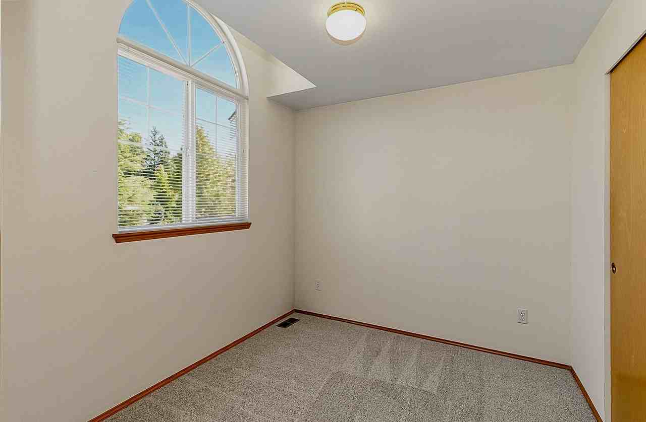 8222 1st St Se - Photo 7 of 11