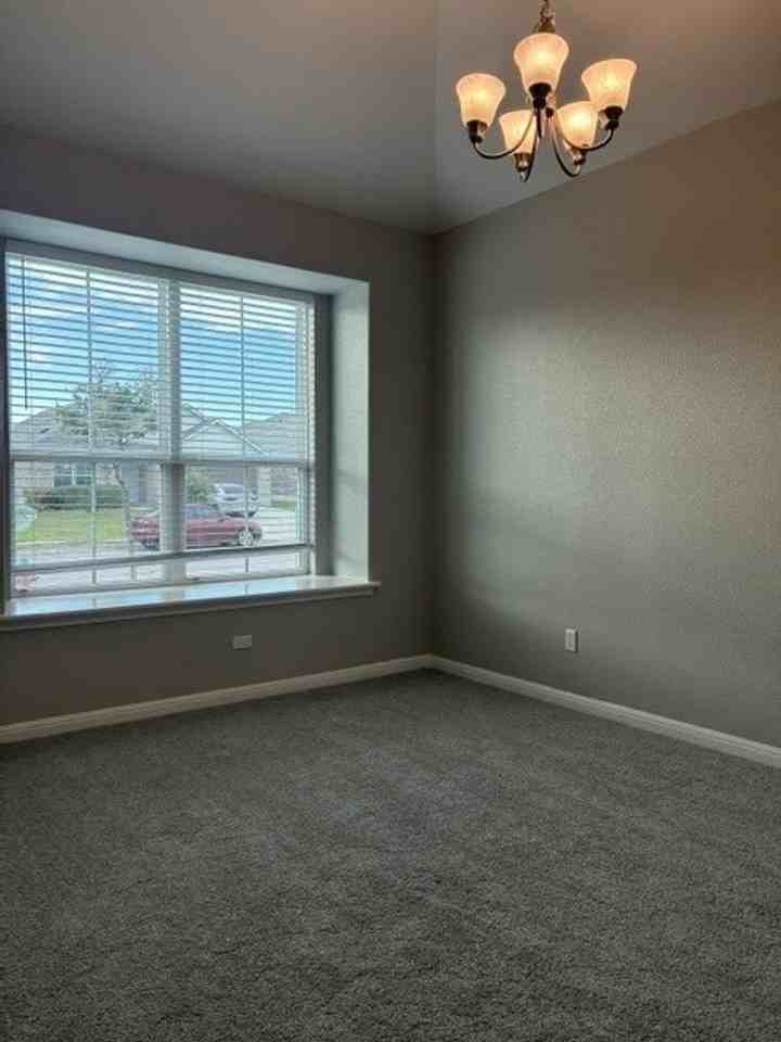 19013 Scoria Dr - Photo 5 of 30
