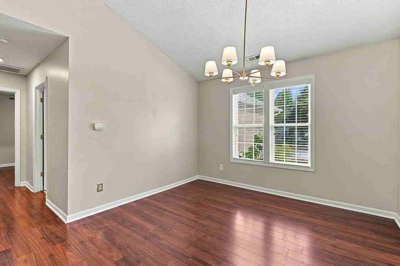 405 Onondaga Ct - Photo 6 of 30
