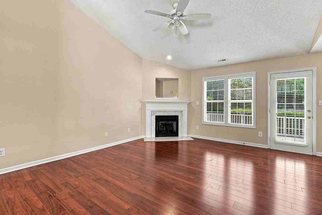 405 Onondaga Ct - Photo 7 of 30