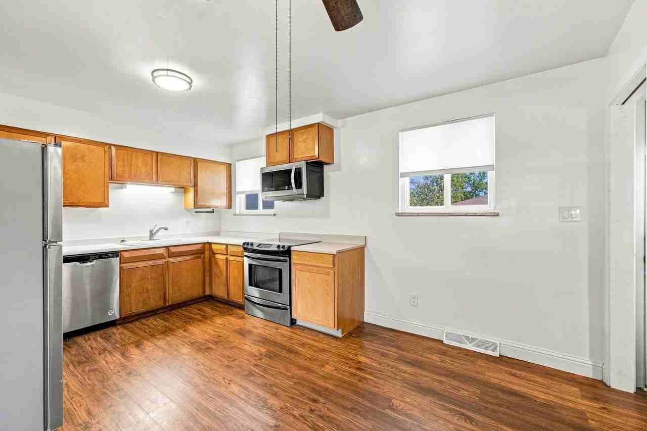 1610 S Allison St - Photo 6 of 20