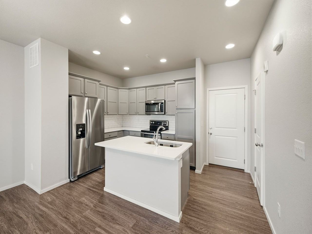 3502 Big Ben Dr #D - Photo 5 of 20