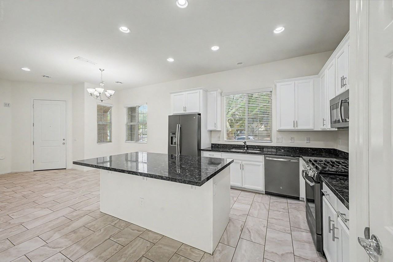 14962 W Virginia Ave - Photo 2 of 30