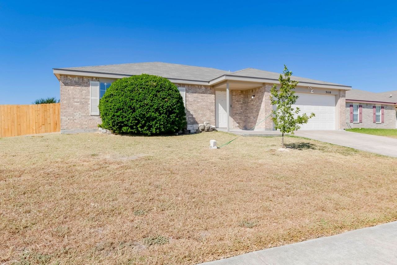 3110 Tom Lockett Dr - Photo 2 of 32