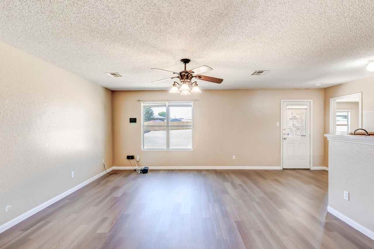 3110 Tom Lockett Dr - Photo 6 of 32