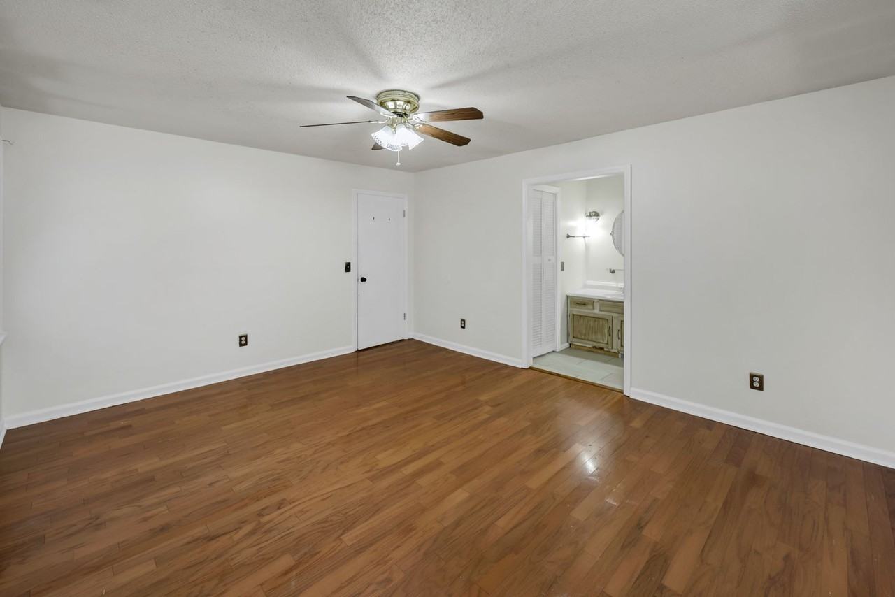 1405 Parkdale Dr - Photo 4 of 24