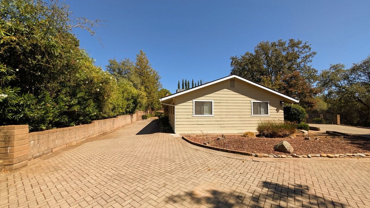 3581 Cercis Way - Photo 4 of 41