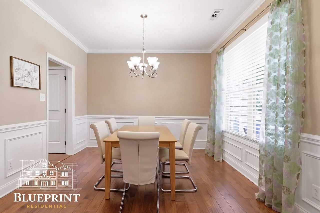 1327 Yarnell Station Blvd - Photo 5 of 32