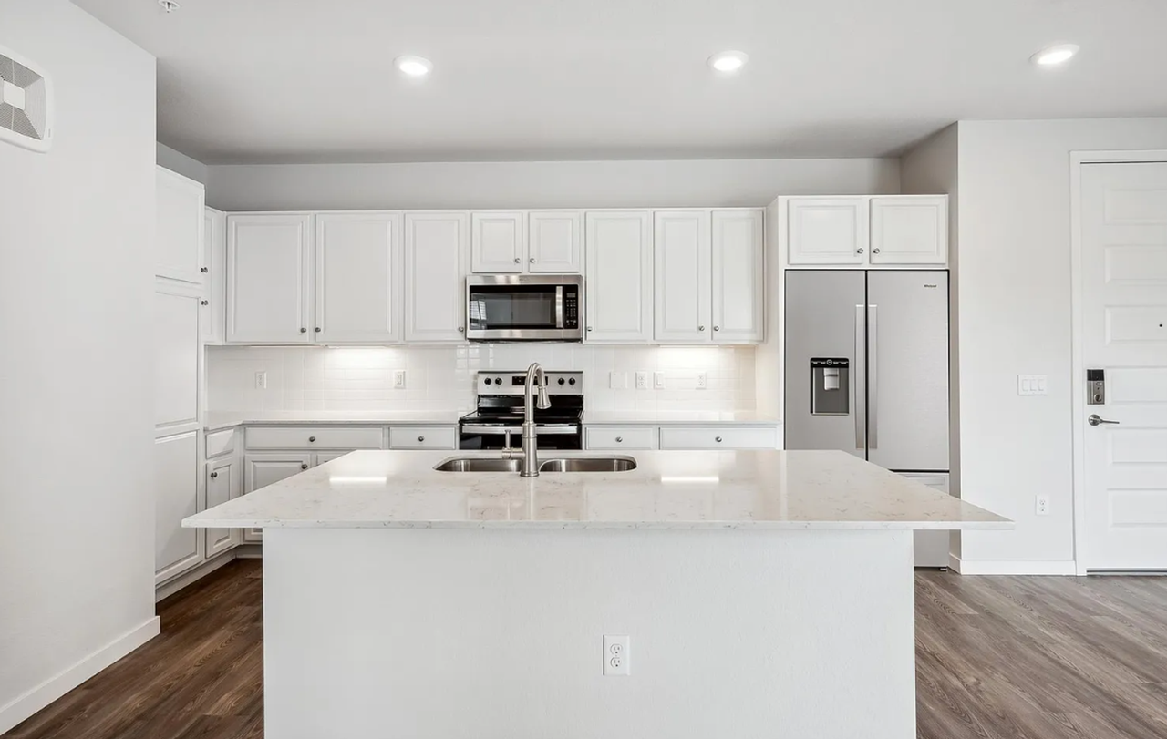 487 Interlocken Blvd - Photo 3 of 17