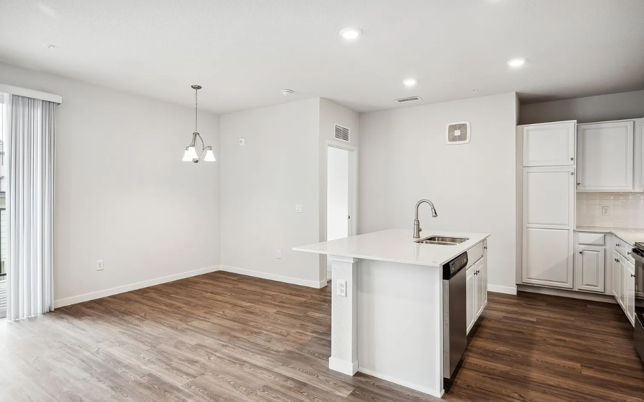 487 Interlocken Blvd - Photo 5 of 17