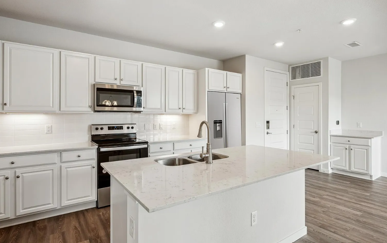 487 Interlocken Blvd - Photo 6 of 17