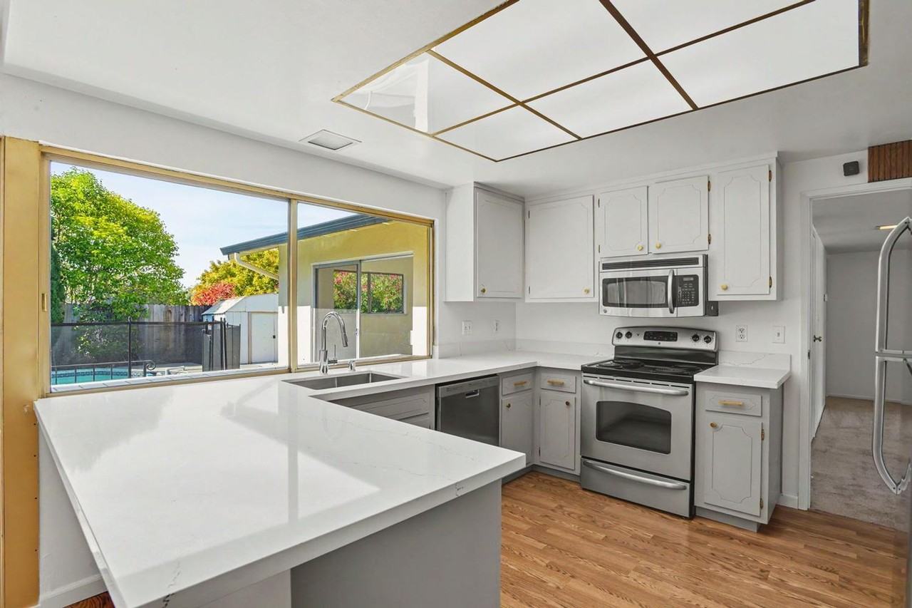 10 Los Altos Pl - Photo 2 of 28