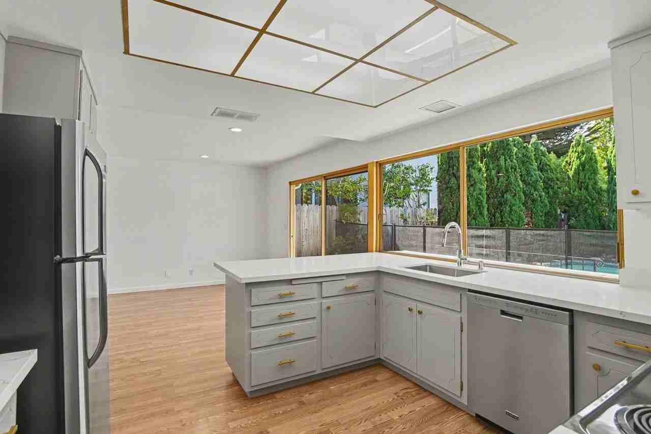 10 Los Altos Pl - Photo 3 of 28