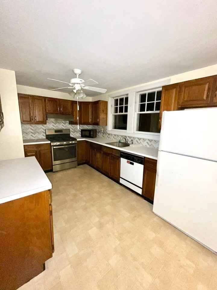 72 Elm St - Photo 5 of 26