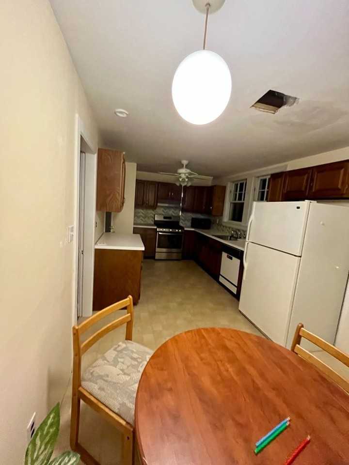 72 Elm St - Photo 7 of 26